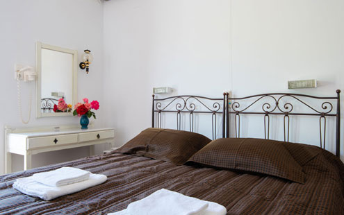 Comfortable double rooms in Sifnos