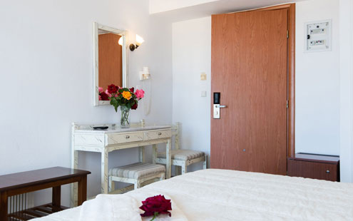 Dreibettzimmer im Artemon Hotel auf Sifnos